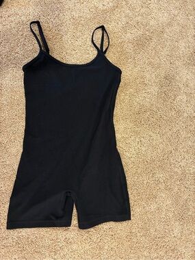 Aritzia - Athletic Black Spaghetti Strap Romper